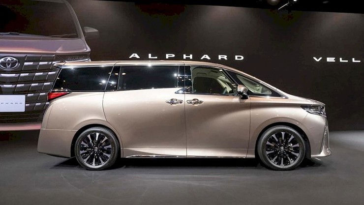 Lô xe Toyota Alphard 2024 đầu tiên cập cảng Hải Phòng - 3