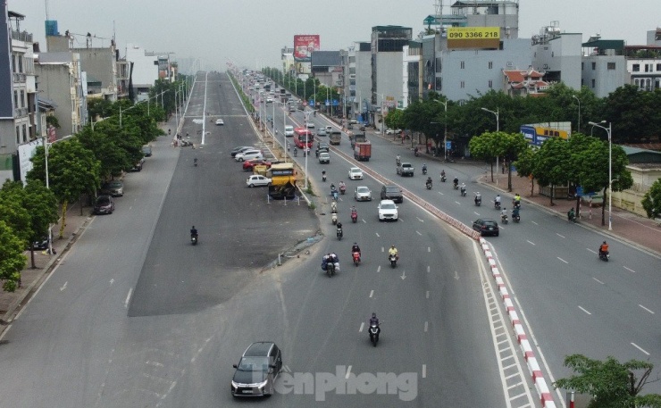 Bình thường hướng này lượng phương tiện đang vượt năng lực thiết kế của mặt đường qua nút, dự báo sau khi cầu Vĩnh Tuy giai đoạn 2 thông xe vào cuối tháng 9, ùn tắc tại đây còn phức tạp hơn.