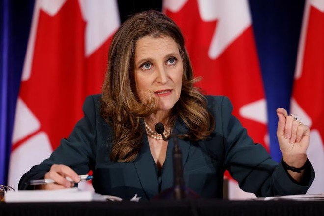 Phó Thủ tướng kiêm Bộ trưởng Bộ Tài chính Canada Chrystia Freeland