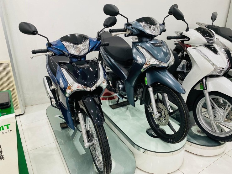 Giá Honda Future 125 Fi cuối tháng 8/2023, chênh gần 2 triệu đồng - 4