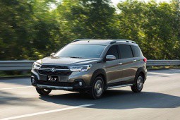 Giá xe Suzuki XL7 niêm yết và lăn bánh tháng 8/2023