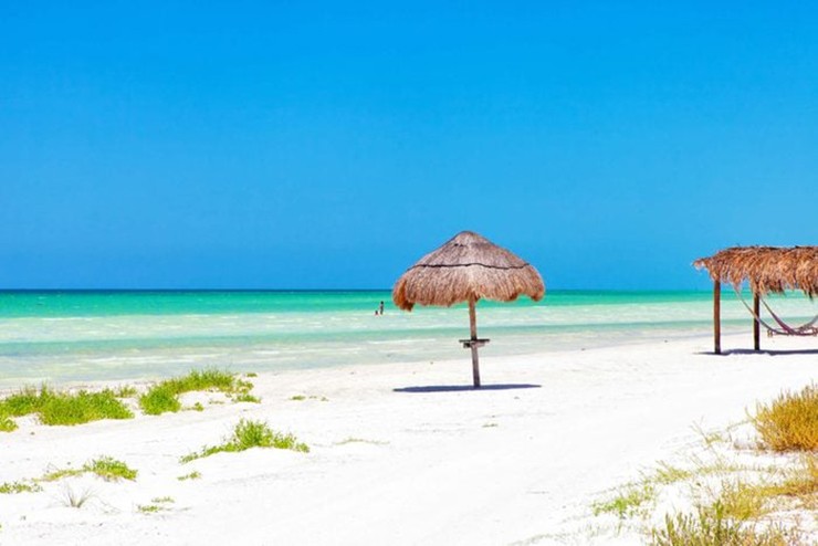 Isla Holbox, Mexico: Một chuyến phà kéo dài 30 phút sẽ đưa du khách từ mũi bán đảo Yucatan đến một trong những điểm câu cá cháo tốt nhất ở Trung Mỹ. Không có nhiều người biết về thiên đường câu cá có cảnh quan vô cùng xinh đẹp này.
