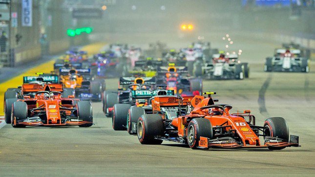 'Bùng nổ' du lịch Singapore vì giải đua xe công thức 1 - 1
