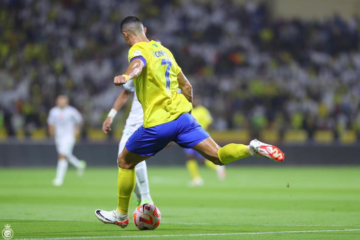 Ronaldo lập hat-trick cho Al Nassr