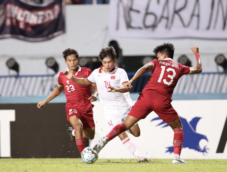 Video bóng đá U23 Việt Nam - U23 Indonesia: Người hùng Văn Chuẩn, đăng  quang xứng đáng (CK U23 Đông Nam Á)