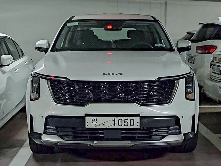 Ảnh thực tế KIA Sorento với nhiều thay đổi hấp dẫn - 1