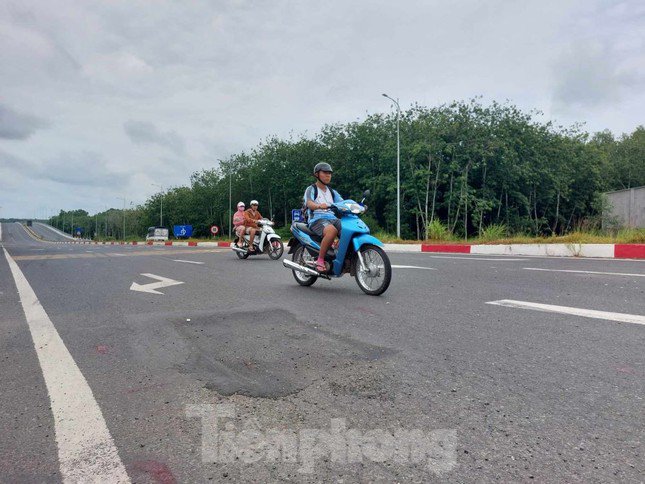 Dự án đường và cầu kết nối hai tỉnh Tây Ninh và Bình Dương do Ban Quản lý dự án Đầu tư - Xây dựng tỉnh Bình Dương làm chủ đầu tư. Đơn vị trúng thầu thi công là liên doanh Công ty Cổ phần Đại Thiên Trường và Công ty Cổ phần Xây dựng và Đầu tư 492.