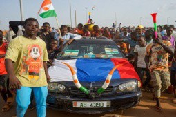 Niger: Hàng trăm người biểu tình dọa chiếm căn cứ quân sự, Đại sứ quán Pháp