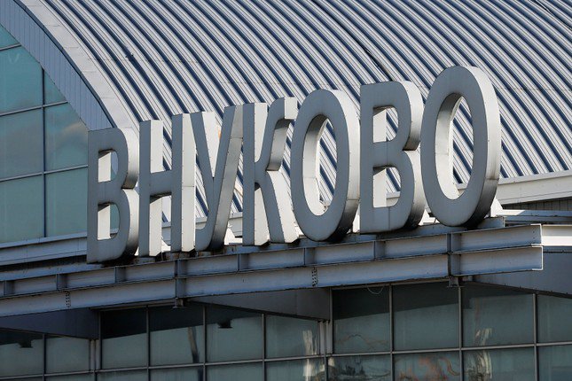 Sân bay quốc tế Vnukovo của Nga đã khôi phục hoạt động sau khi tạm dừng vì máy bay không người lái. (Ảnh: Reuters)