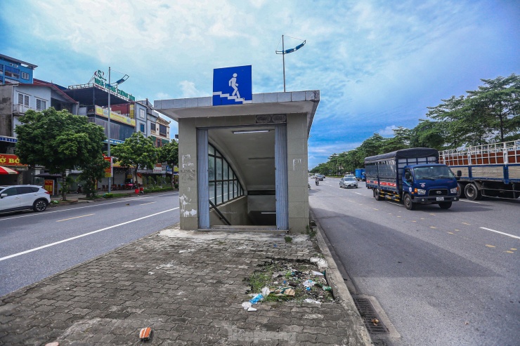 Hầm đi bộ bạc tỷ đang bị ''lãng quên'' ở Hà Nội - 12