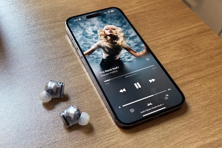 Bất ngờ với mẫu smartphone bán chạy nhất nửa đầu năm 2023 - 1