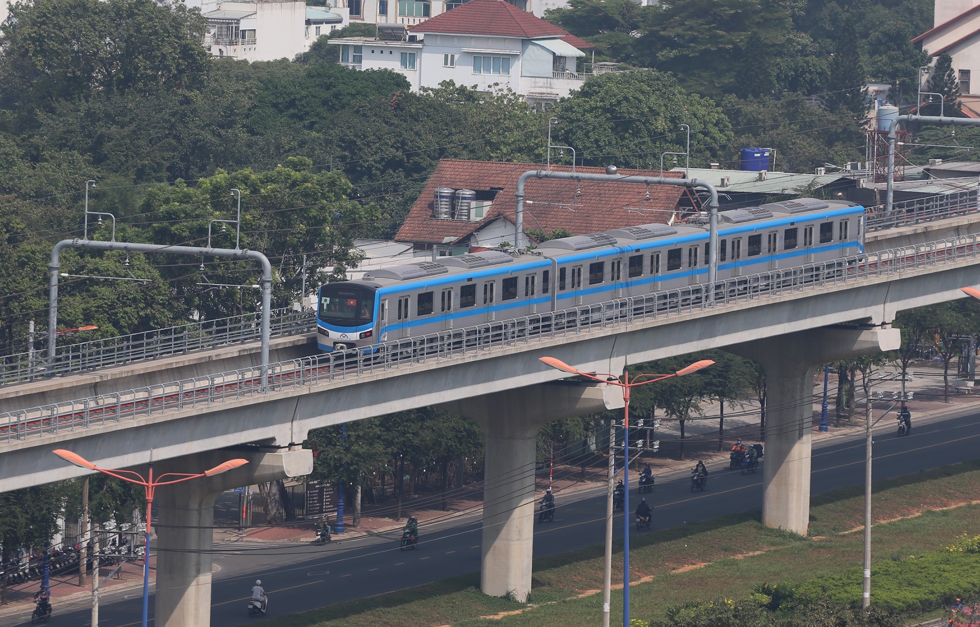Đoàn tàu metro số 1 chạy toàn tuyến từ Bến Thành đến Suối Tiên - 11