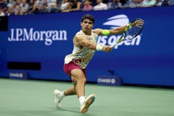 Trực tiếp tennis Alcaraz - Koepfer: Đối thủ bỏ cuộc, ”tiểu Nadal” đi tiếp (US Open)