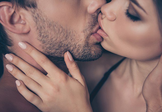 Nụ hôn tốt cho việc tăng cường khả năng miễn dịch tự nhiên của chúng ta.