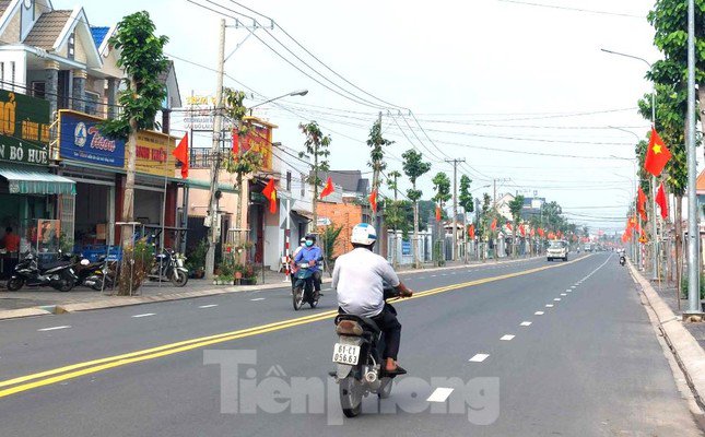 Thành phố Thủ Dầu Một là đô thị hạt nhân phát triển của tỉnh Bình Dương, kết nối với các đô thị xung quanh qua các tuyến đường liên tỉnh gồm: quốc lộ 13, Mỹ Phước Tân Vạn, ĐT 741, ĐT 742, ĐT 743, ĐT 744, ĐT 745… tạo động lực chính thuận lợi cho các đô thị này phát triển.