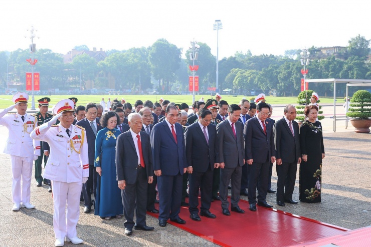 Lãnh đạo Đảng, Nhà nước viếng Chủ tịch Hồ Chí Minh nhân dịp Quốc khánh - 2