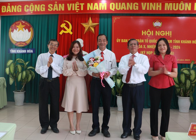 Bổ nhiệm nhiều lãnh đạo sở ngành ở Khánh Hòa theo hướng trẻ hóa - 3