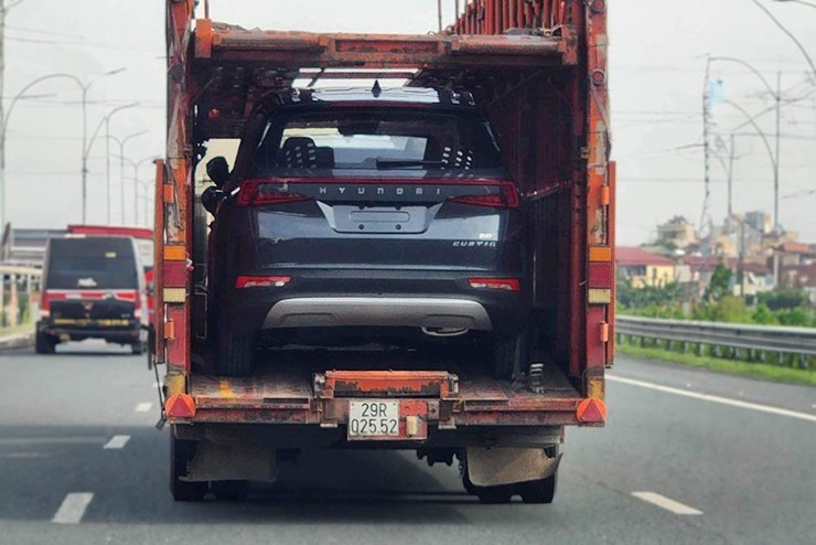 Hyundai Custo xuất hiện trên xe vận chuyển tại Việt Nam - 1