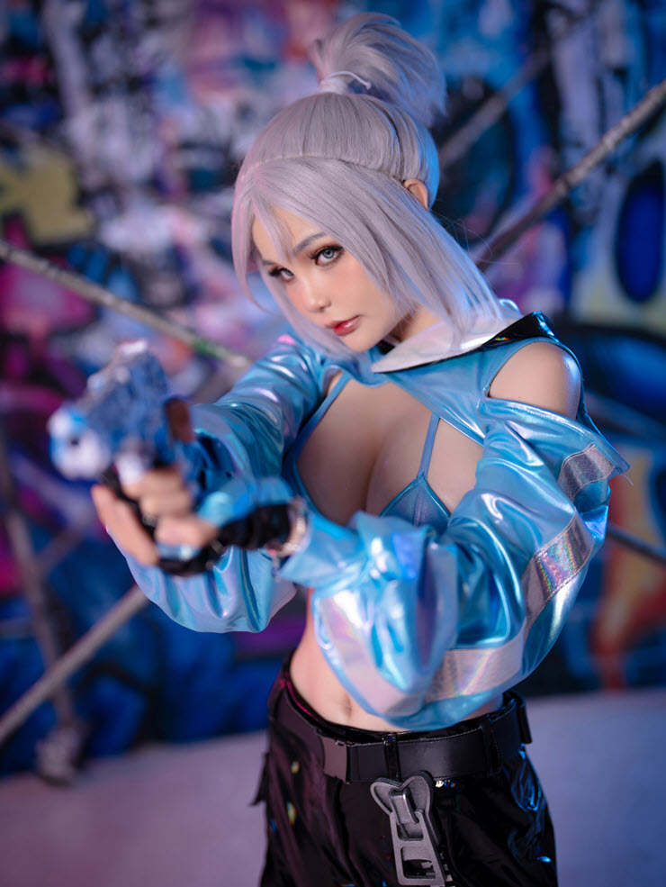 Màn cosplay nữ tướng Jett game Valorant siêu “nóng mắt” - 13