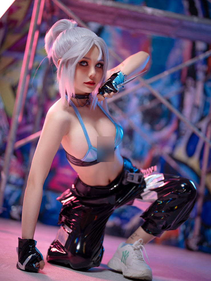 Màn cosplay nữ tướng Jett game Valorant siêu “nóng mắt” - 7