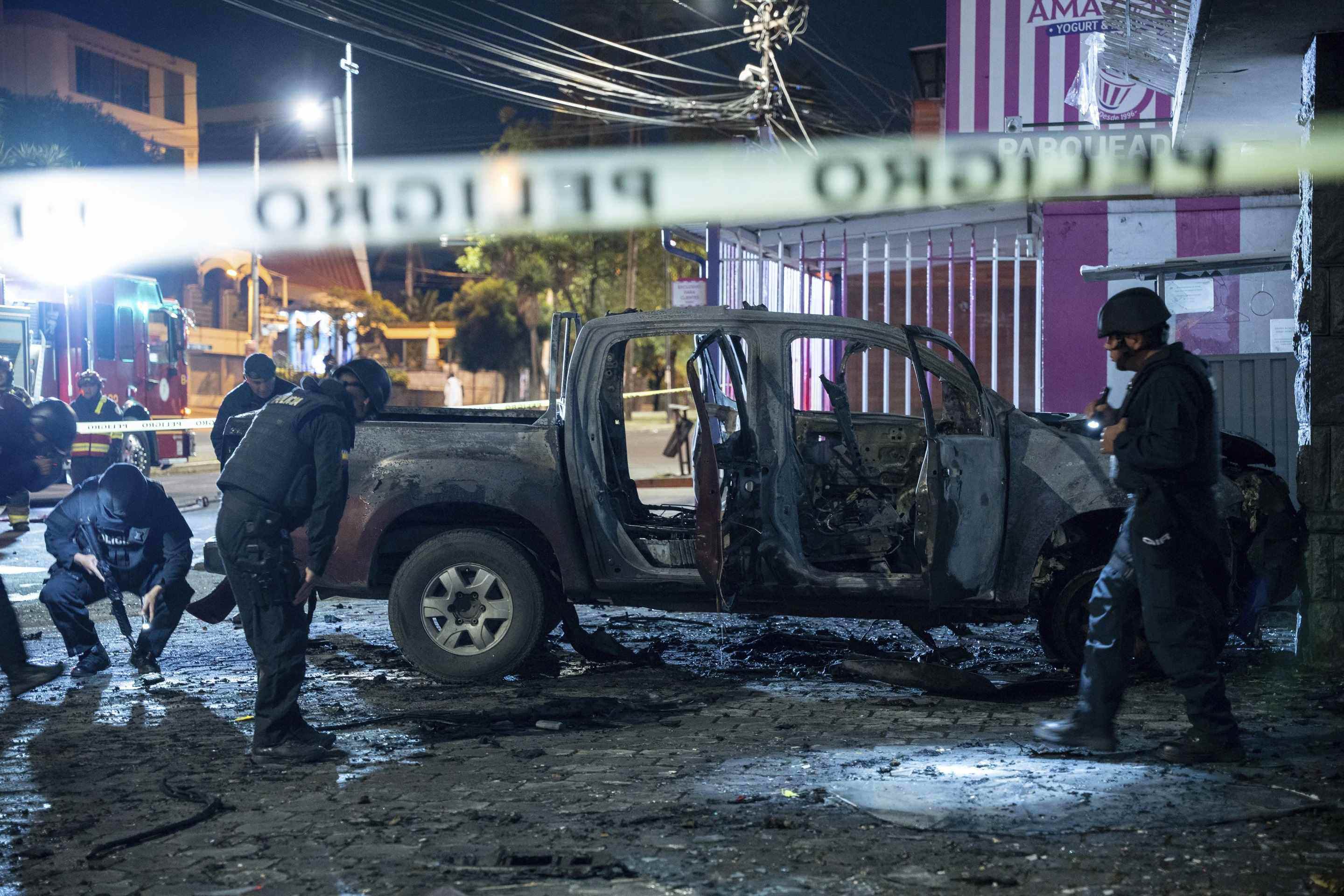 Tù nhân 6 nhà tù nổi loạn, bắt nhiều cảnh sát làm con tin gây rúng động Ecuador - 2