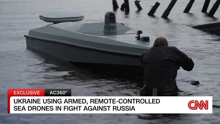 Nga thông báo phá hủy 3 xuồng không người lái Ukraine tấn công cầu Crimea - 1