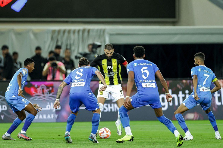 Benzema không thể giúp&nbsp;Al Ittihad tránh khỏi thất bại trước&nbsp;Al Hilal