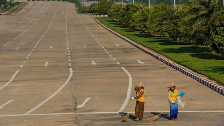 Đây là thủ đô có diện tích rộng ở Đông Nam Á nhưng quang cảnh luôn vắng vẻ. 
