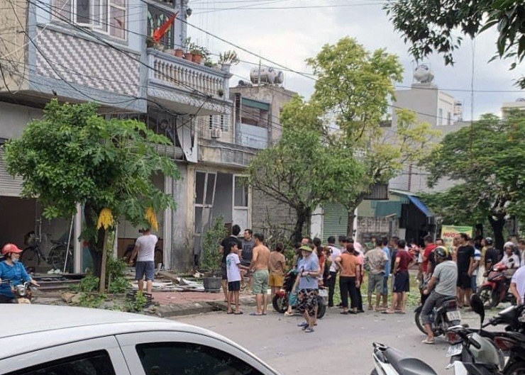 3 người trong 1 gia đình bị thương nghi do nổ khí gas ở Quảng Ninh - 1