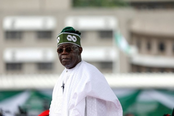 Tổng thống Nigeria triệu hồi toàn bộ đại sứ - 1