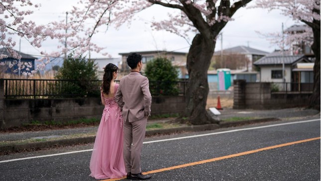 Nhật Bản: Con ế dài, bố mẹ già bận rộn hẹn hò thay - 2