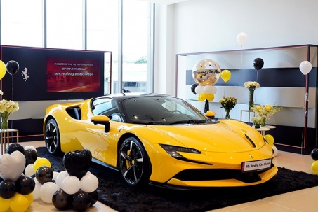 "Vợ nhà người ta" mua Ferrari SF90 Stradale hơn 40 tỷ đồng tặng sinh nhật chồng