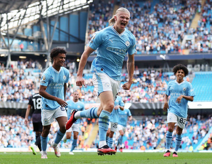 Haaland lập hat-trick cho Man City