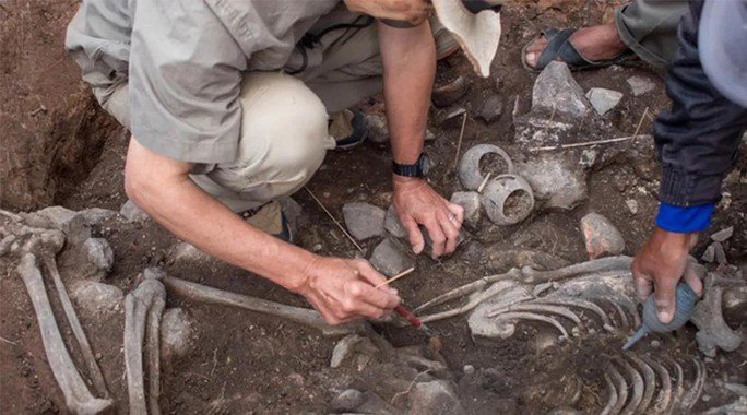 Hài cốt pháp sư 3.000 tuổi được khai quật ở Peru - Ảnh: Bộ Văn hóa Peru