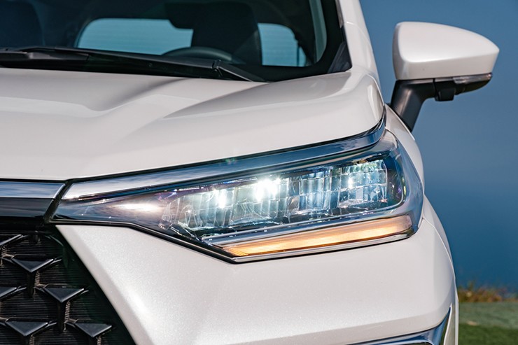 Giá xe Toyota Veloz Cross tháng 9/2023, ưu đãi lên tới 31 triệu đồng - 6