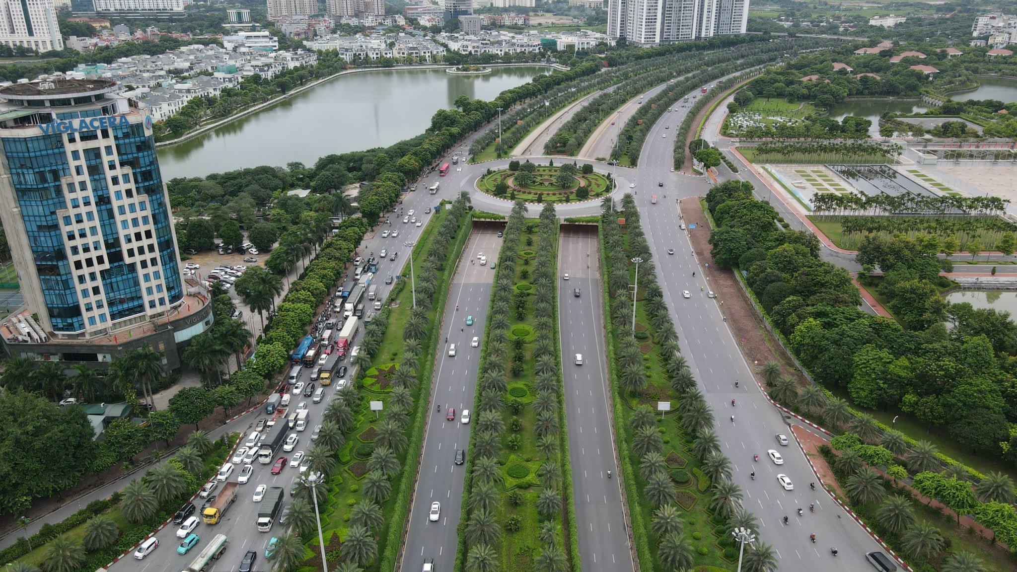 Giao thông trên Đại lộ Thăng Long ổn định, thông thoáng.