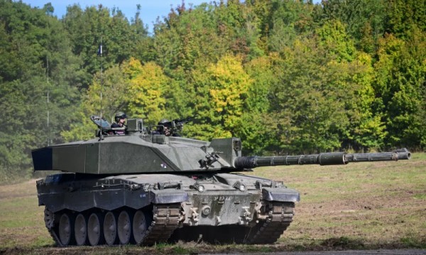 Siêu tăng Challenger 2 của Anh bị bắn cháy trên chiến trường Ukraine - 2