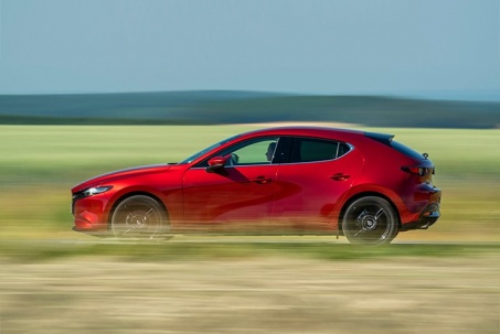 Giá xe Mazda3 niêm yết và lăn bánh tháng 9/2023, giảm 50% LPTB