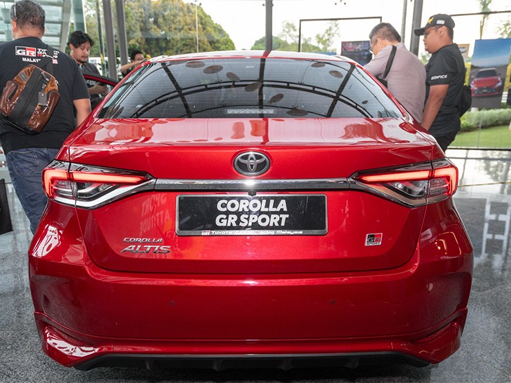 Toyota Corolla GR Sport ra mắt, giá từ 795 triệu đồng - 3