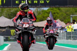 Đua xe MotoGP, Catalan GP: Cú đúp của tay lái chủ nhà, lịch sử sang trang cho Aprilia