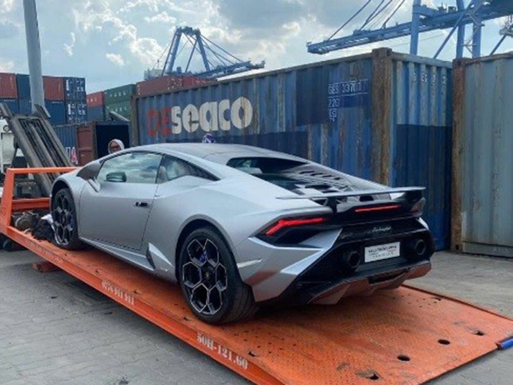 Siêu xe Lamborghini Huracan Tecnica thứ hai về Việt Nam, giá bán từ 19 tỷ đồng - 1