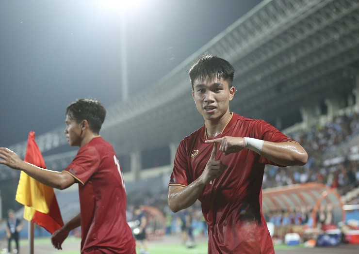 Video bóng đá U23 Việt Nam - U23 Guam: Đại tiệc 6 bàn, thị uy sức mạnh (Vòng loại U23 châu Á) - 1