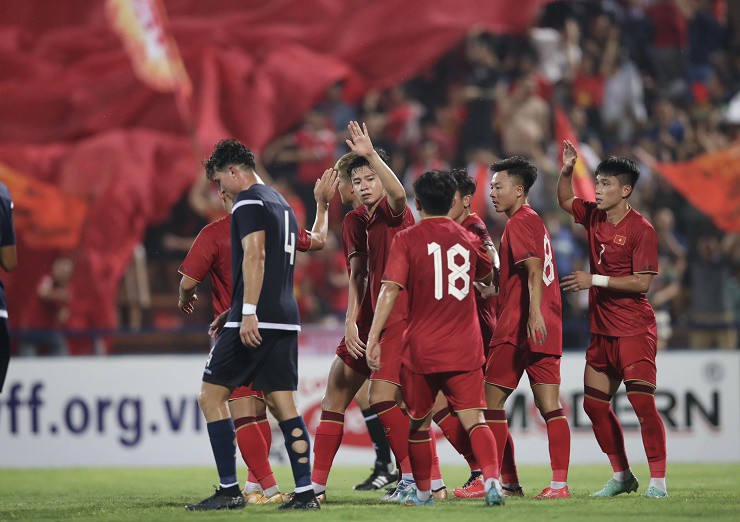 Video bóng đá U23 Việt Nam - U23 Guam: Đại tiệc 6 bàn, thị uy sức mạnh (Vòng loại U23 châu Á) - 2