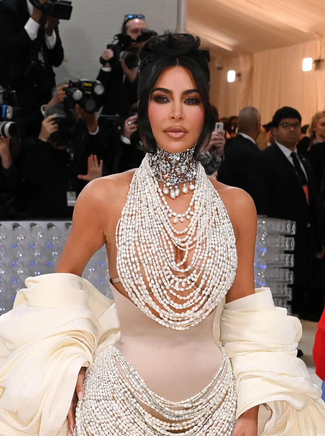 Kim Kardashian sinh nở 4 lần, ngoài 40 tuổi vẫn có body "sóng nước" nhờ cách ăn này - 5