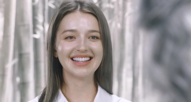 Cô gái Nga đang khiến dân mạng "truy lùng" vì xinh như thiên thần - 2