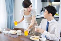 Phát hiện con trai nuôi 20 năm không phải con mình, chồng trả thù cực ngọt