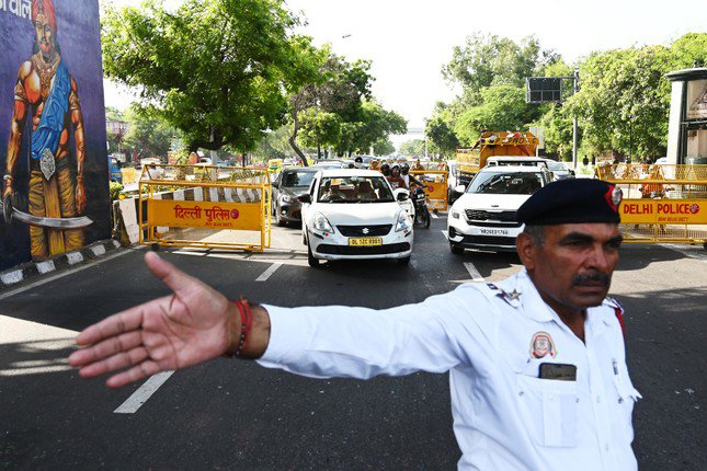 Cảnh sát New Delhi chặn đường trong cuộc diễn tập trước hội nghị hôm 3/9. (Ảnh: Bloomberg)