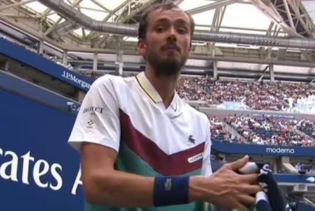 Medvedev phàn nàn "điều khủng khiếp" ở US Open, Rublev khuyên hãy học Djokovic