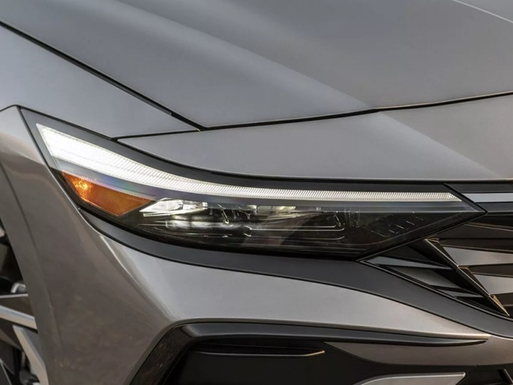 Hyundai Elantra phiên bản nâng cấp ra mắt tại Bắc Mỹ, có thêm động cơ lai hybrid