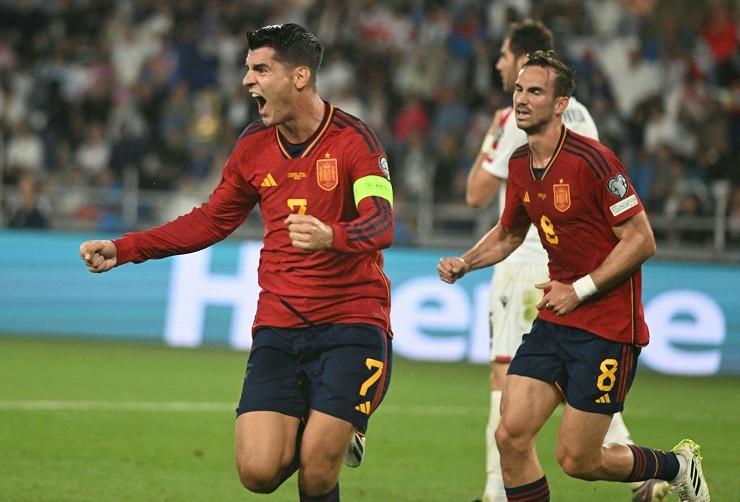 Morata tỏa sáng ghi hat-trick cho Tây Ban Nha